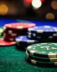 မြန်မာနိုင်ငံတွင် Online Slot ဂိမ်းကစားနေသောမြင်ကွင်း MMK ဖြင့်
